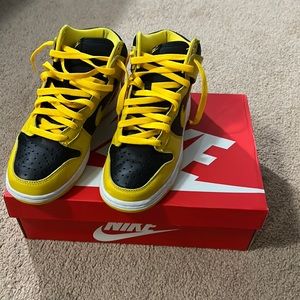 Nike Dunk High “Maize”